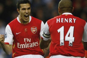 九游官网-Karsa二十赛季高光表现，独行侠球迷沸腾！